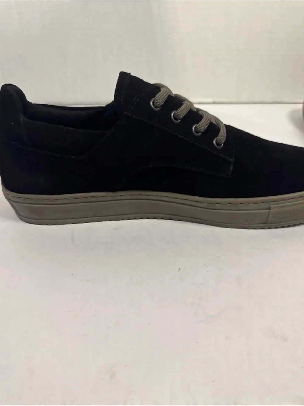 HUF men size 9.5 HUFNAGEL PRO Skateboarding Shoes Black Suede Sneaker never worn